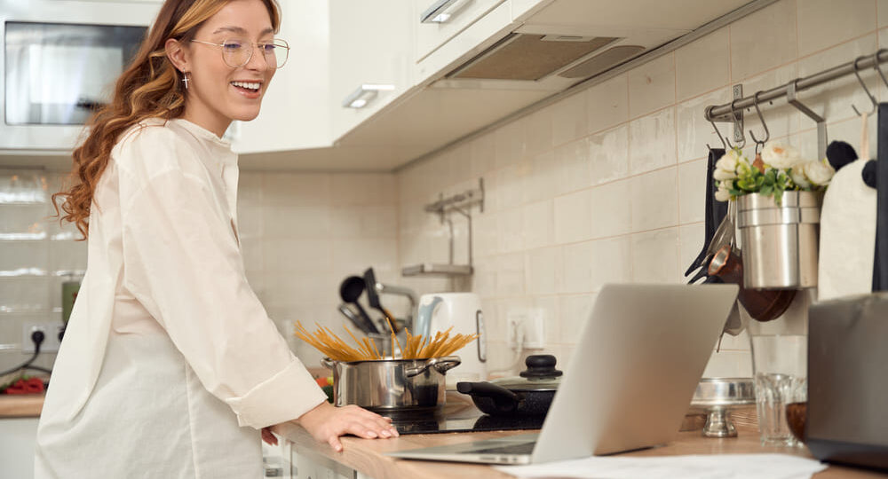 Find unbiased updates on independent english news websites